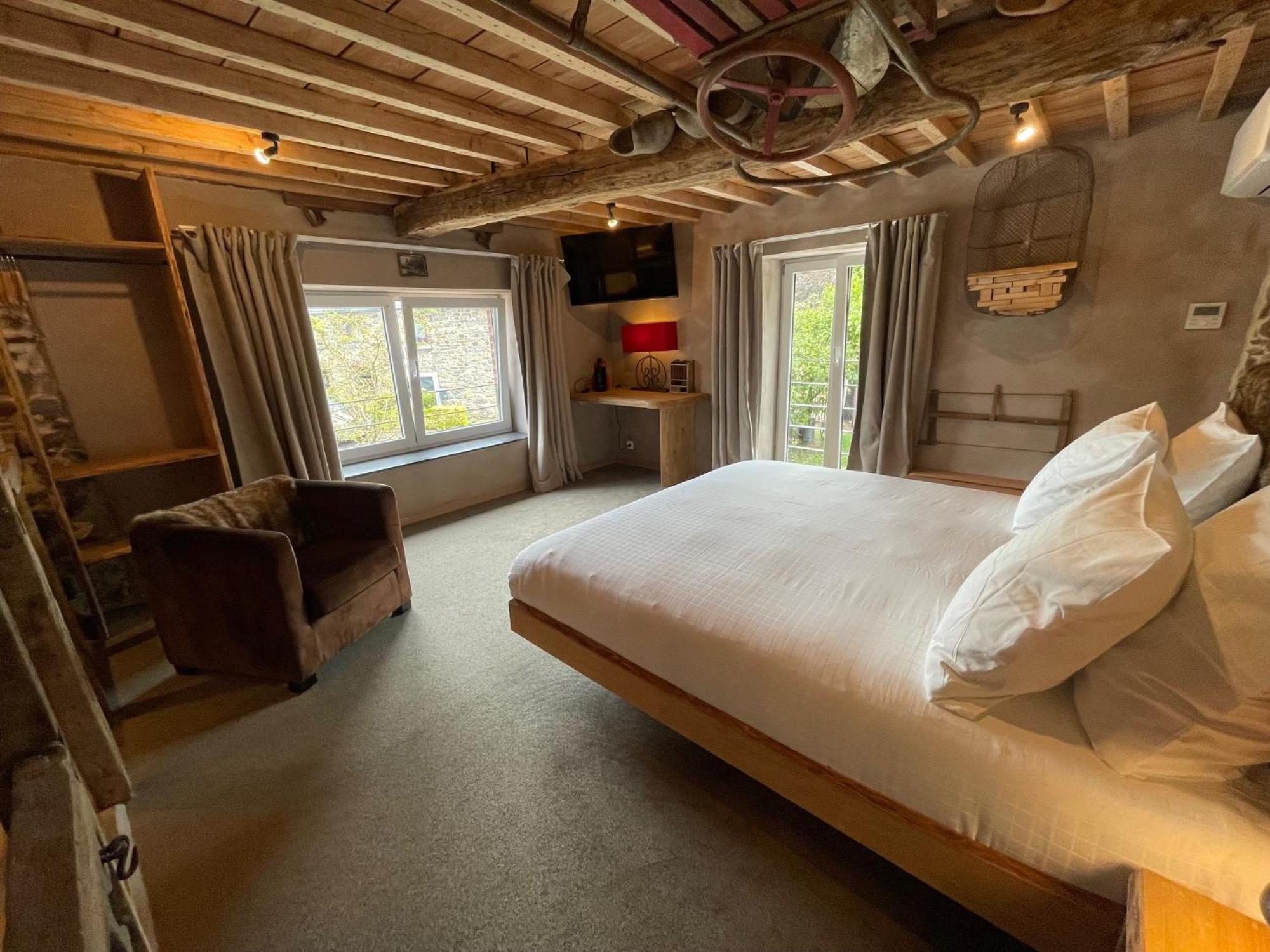 Les Chambres De Laurette Spa Exteriör bild