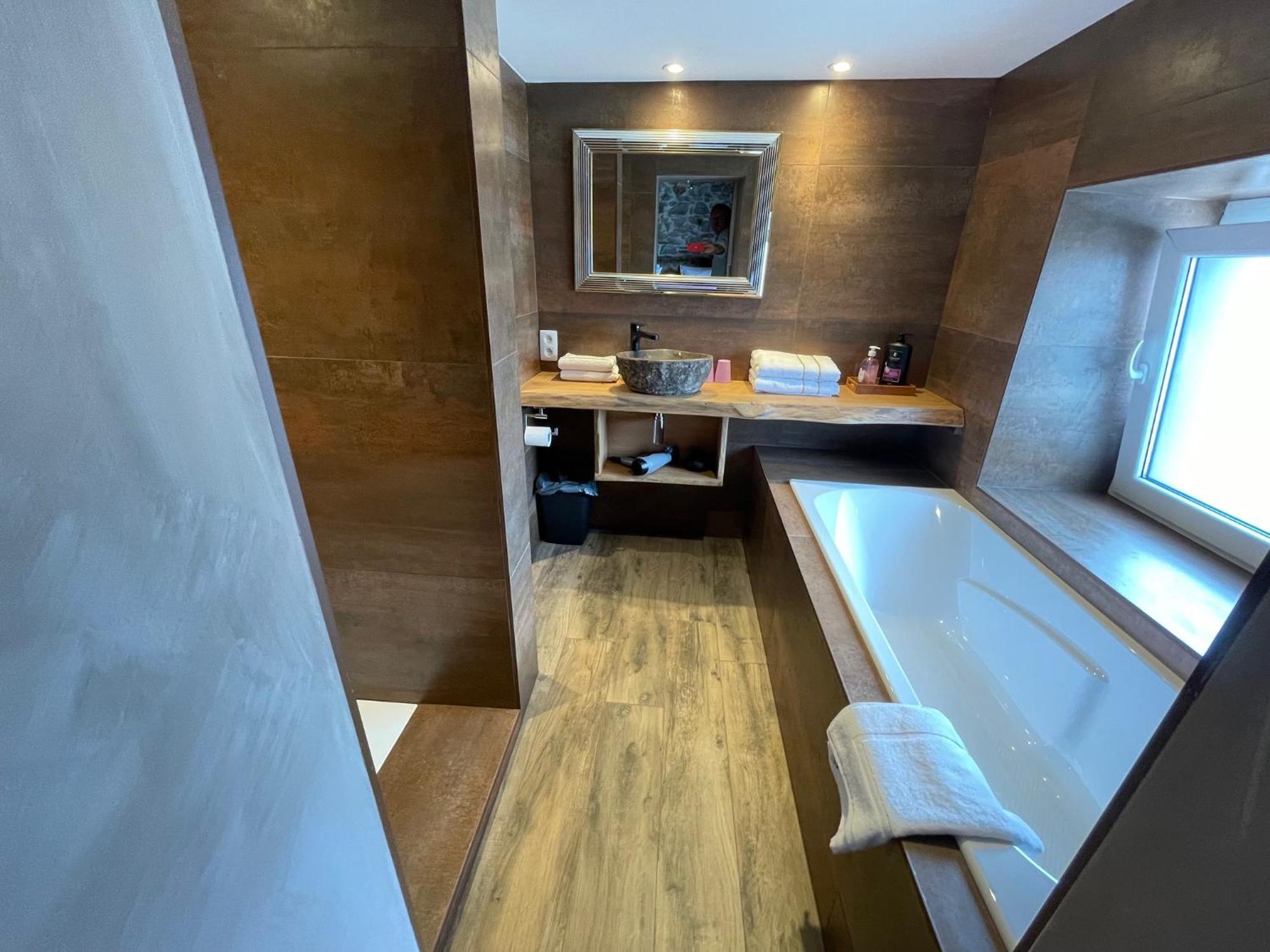 Les Chambres De Laurette Spa Exteriör bild