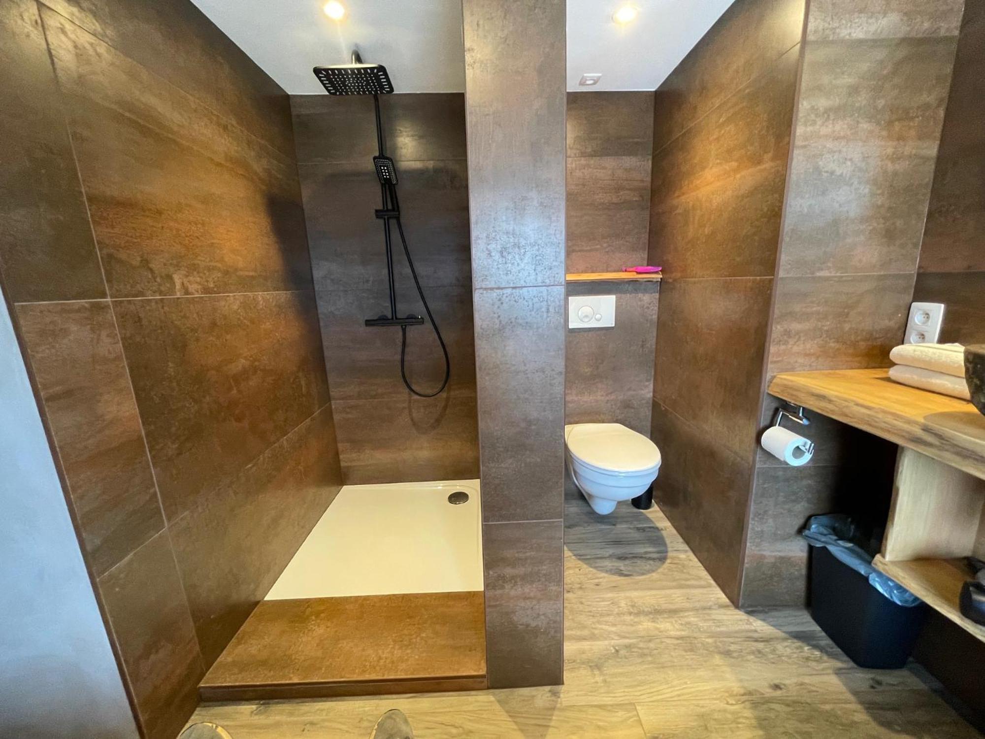 Les Chambres De Laurette Spa Exteriör bild