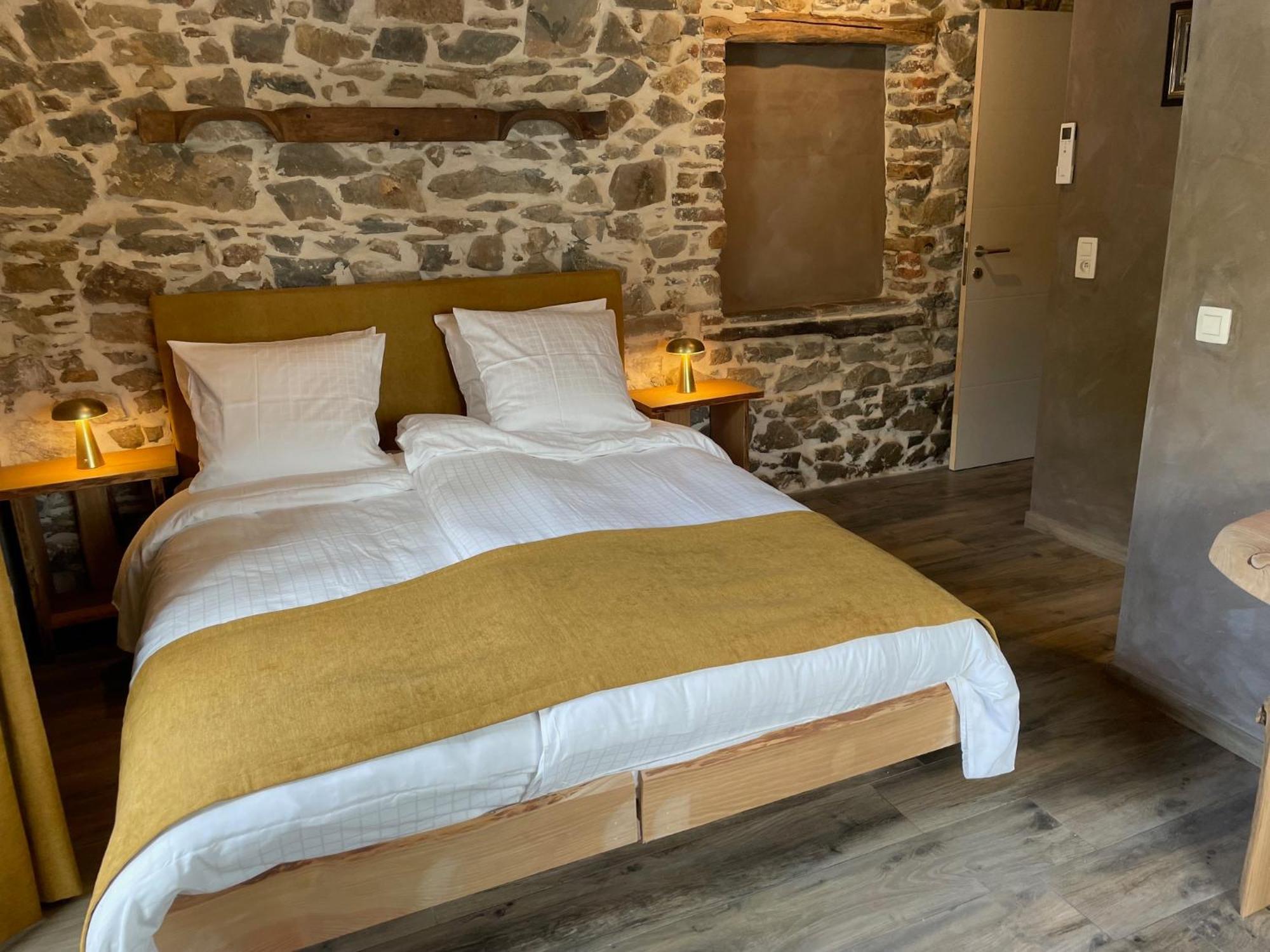 Les Chambres De Laurette Spa Exteriör bild
