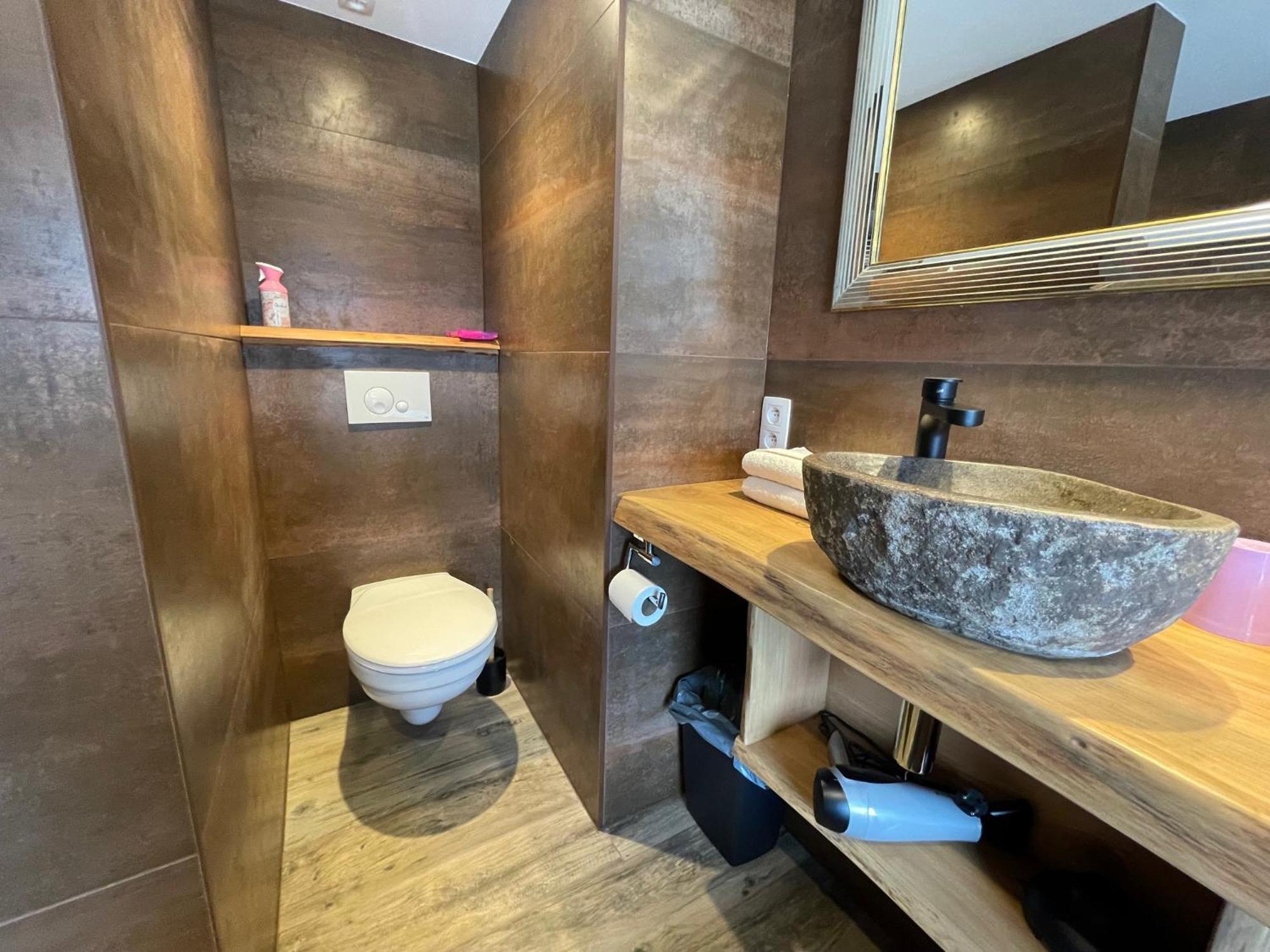Les Chambres De Laurette Spa Exteriör bild