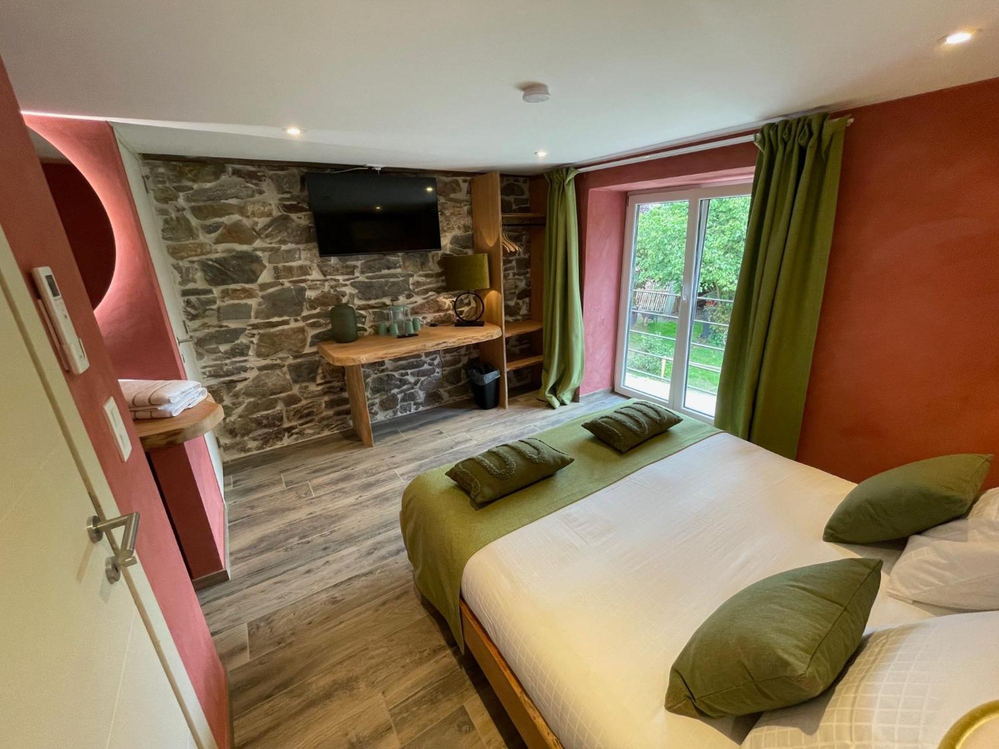 Les Chambres De Laurette Spa Exteriör bild