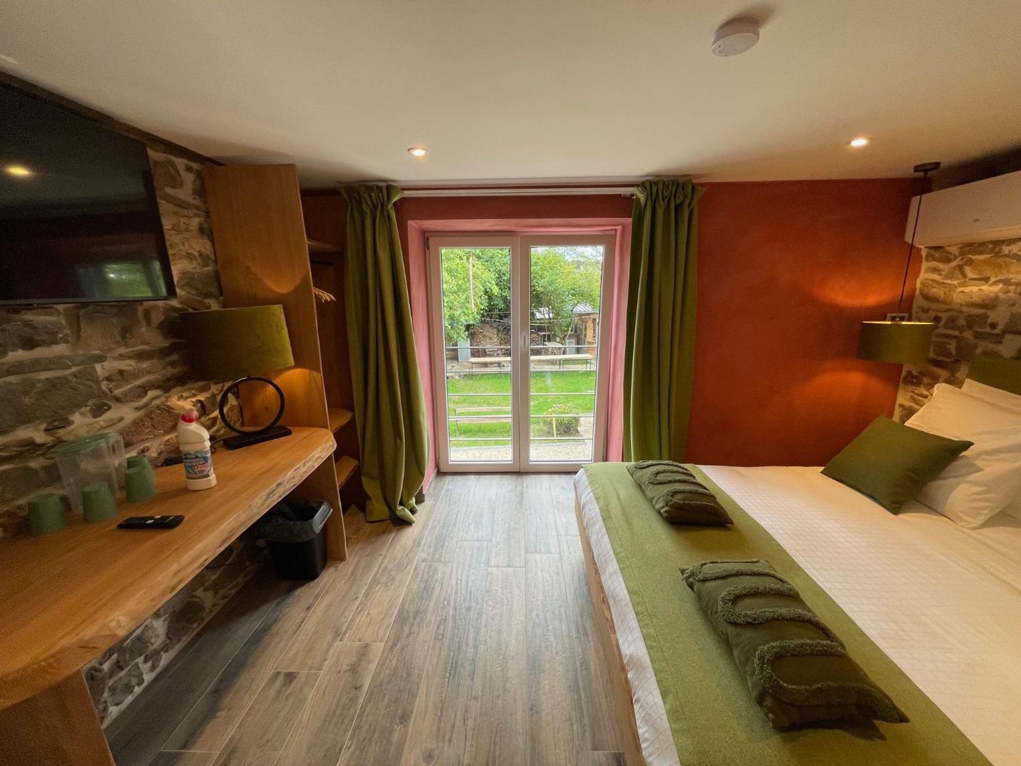 Les Chambres De Laurette Spa Exteriör bild